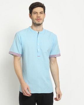 men regular fit kurta with short sleeves