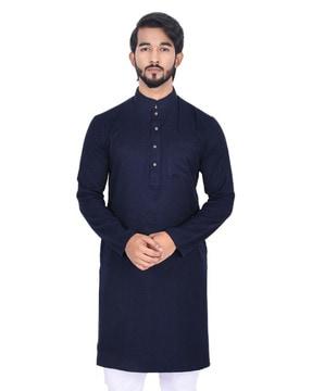 men regular fit long kurta with patch pocket