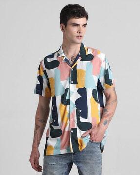 men regular fit printed shirt with cuban collar