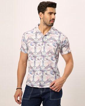 men regular fit printed shirt with short sleeves