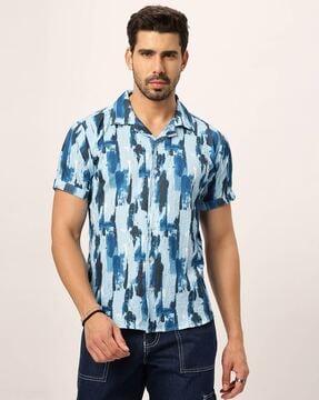 men regular fit printed shirt with short sleeves