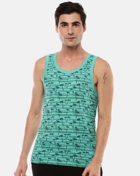 men regular fit printed sleeveless vest