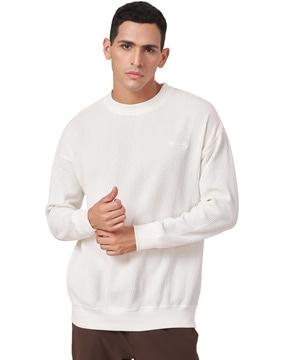 men regular fit round-neck sweatshirt