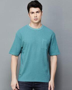 men regular fit round-neck t-shirt with patch pocket