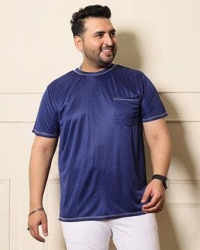 men regular fit round-neck t-shirt with patch pocket