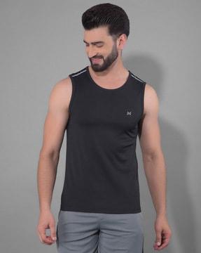 men regular fit round-neck t-shirt