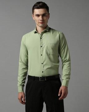 men regular fit shirt with patch pocket