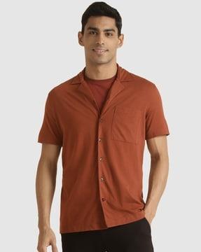 men regular fit shirt with patch pocket