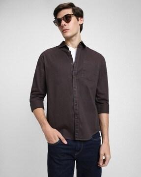 men regular fit shirt with patch pocket