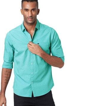 men regular fit shirt with patch pocket