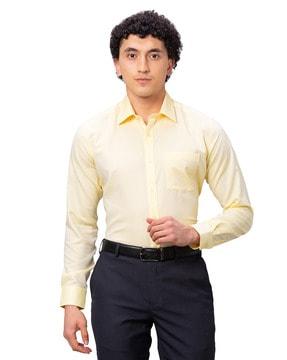 men regular fit shirt with patch pocket