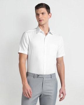 men regular fit shirt with patch pocket