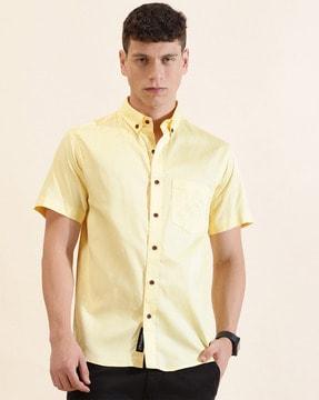 men regular fit shirt with patch pocket