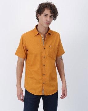 men regular fit shirt with patch-pocket