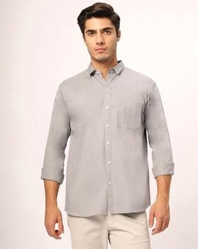 men regular fit shirt with patch pockets