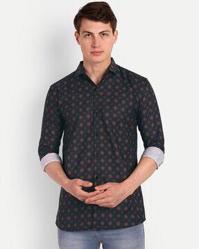 men regular fit shirt with spread collar