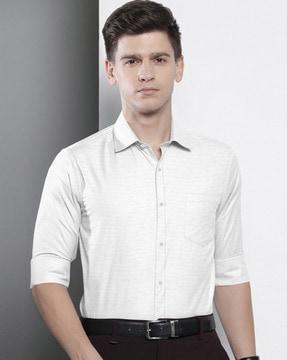 men regular fit shirt with spread collar