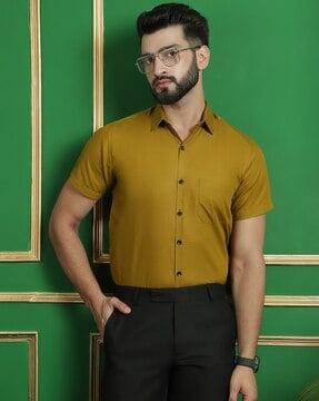 men regular fit shirt with spread collar