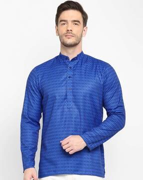 men regular fit short kurta with patch pocket