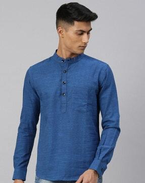 men regular fit short kurta with patch pocket