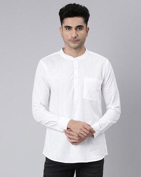 men regular fit short kurta with patch pocket