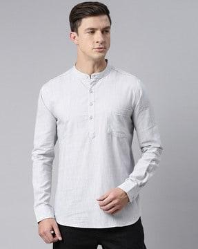 men regular fit short kurta with patch pocket