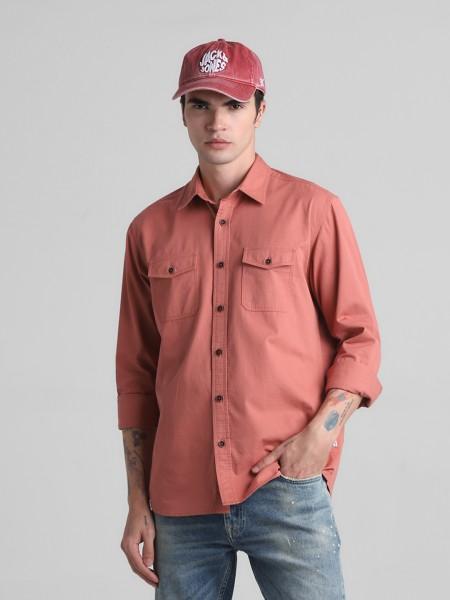 men regular fit solid spread collar casual shirt