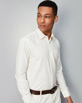 men regular fit spread-collar shirt with patch pocket
