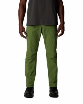 men relaxed fit cargo pants with belt