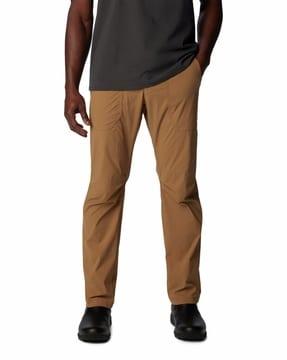 men relaxed fit cargo pants with belt