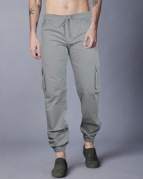 men relaxed fit cargo pants with elasticated drawstring waist