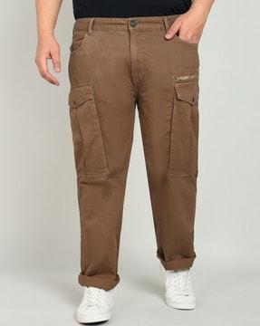 men relaxed fit cargo pants with flap pockets