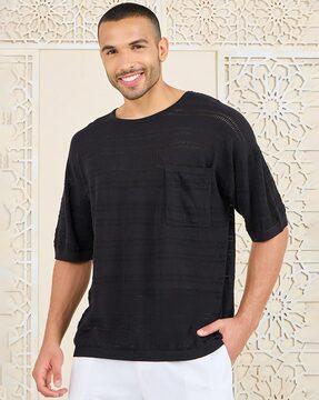 men relaxed fit crew-neck t-shirt with patch pocket