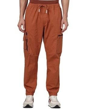 men relaxed fit flat-front cargo pants