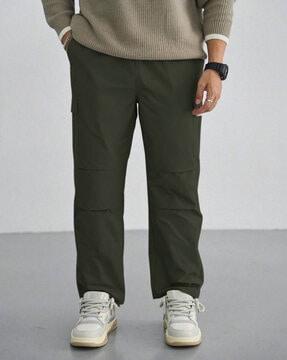 men relaxed fit flat-front cargo pants