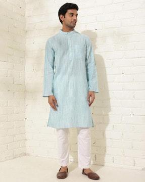 men relaxed fit long kurta with patch pocket