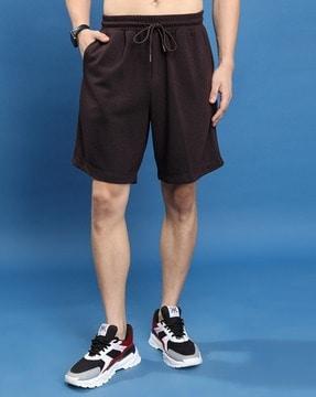 men relaxed fit shorts with insert pockets