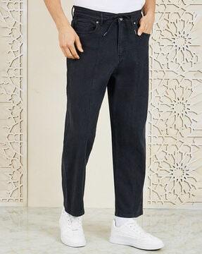 men relaxed jeans with insert pockets