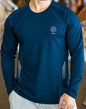 men round-neck athletic fit t-shirt