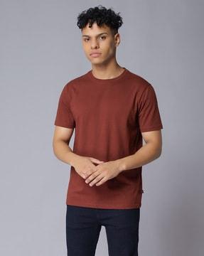 men round-neck regular fit t-shirt