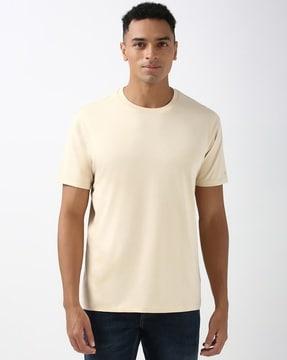 men round-neck regular fit t-shirt