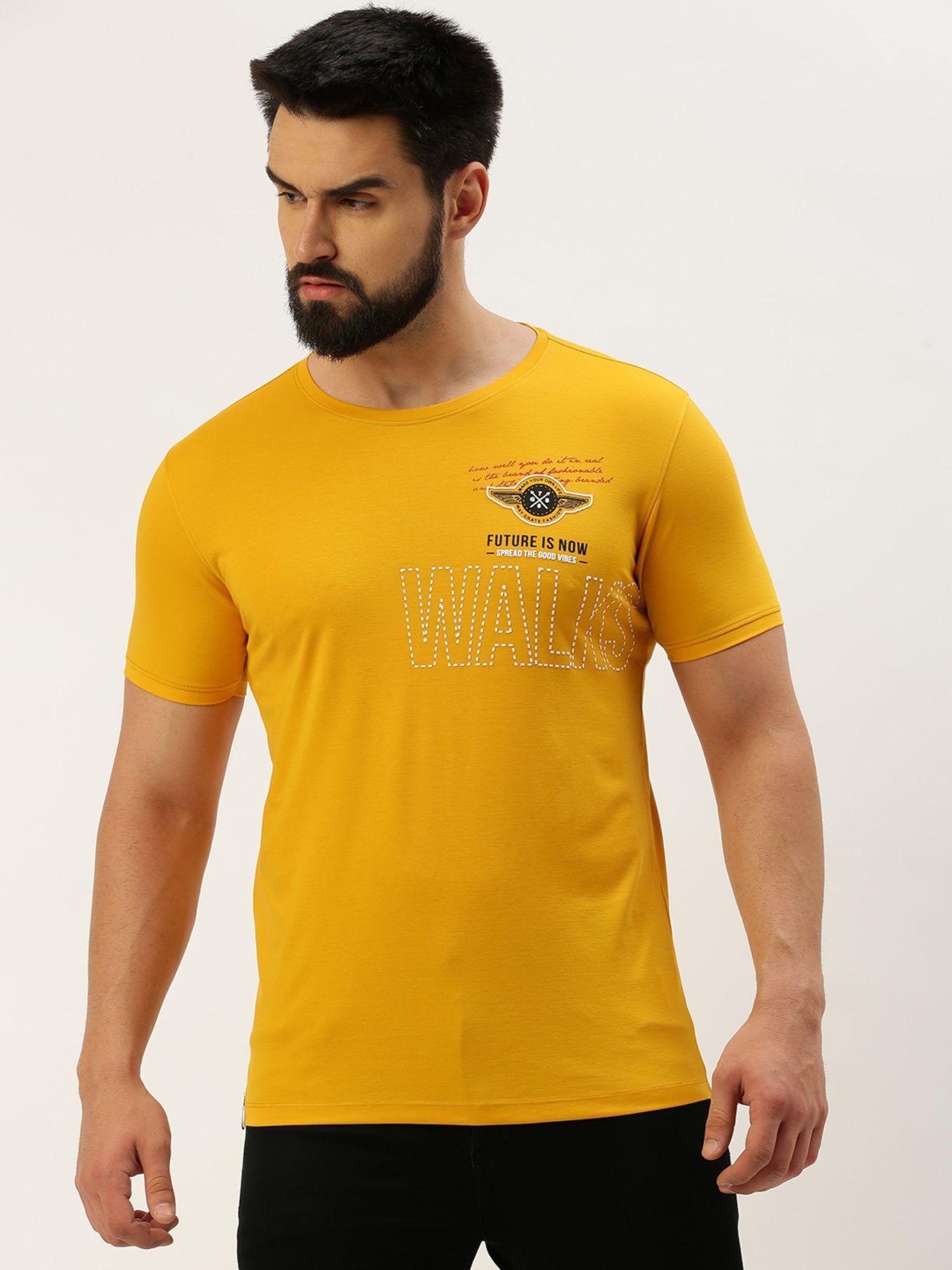 men round neck short sleeves typography yellow slim fit t-shirt