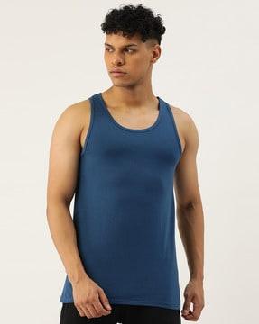 men round-neck sleeveless vest