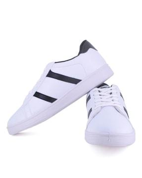 men round-toe casual shoes with lace fastening