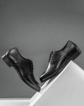 men round-toe derbys with lace fastening