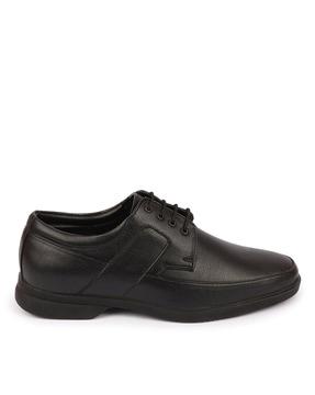 men round-toe derbys