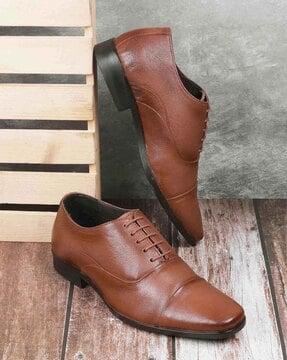 men round-toe lace-up brogues