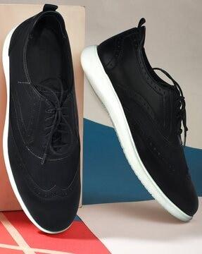 men round-toe lace-up shoes