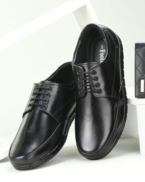 men round-toe lace-up shoes