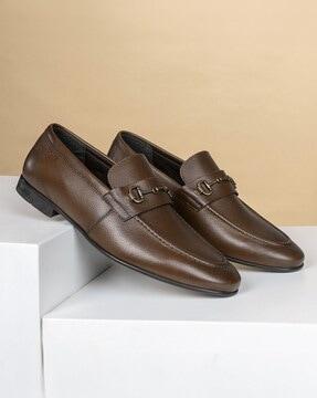 men round-toe loafers with metal accent